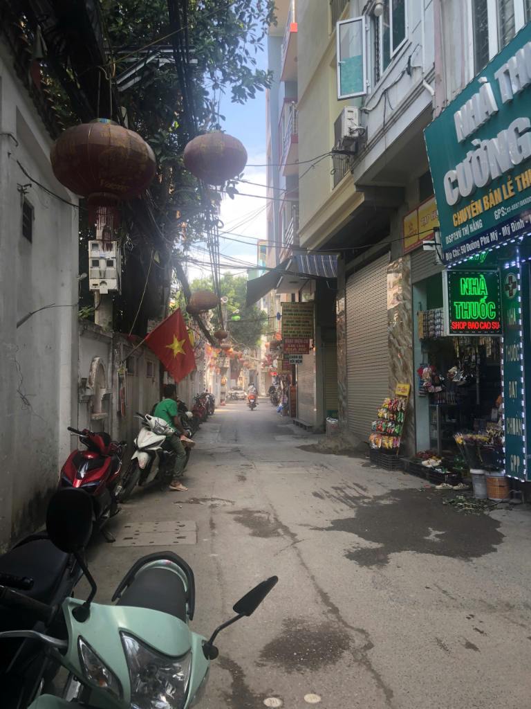 Nhà mặt ngõ kinh doanh và ở tại ngõ làng Phú Mỹ