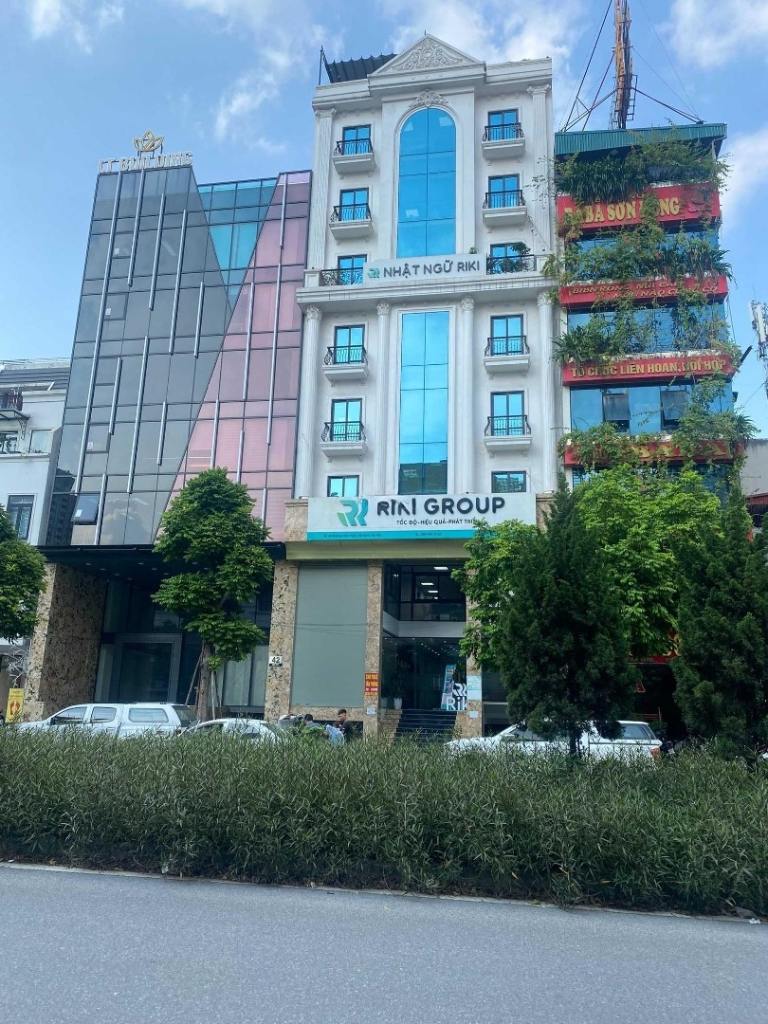 Nhà mặt phố đường Hàm Nghi nơi gần các khu chung cư và biệt thự