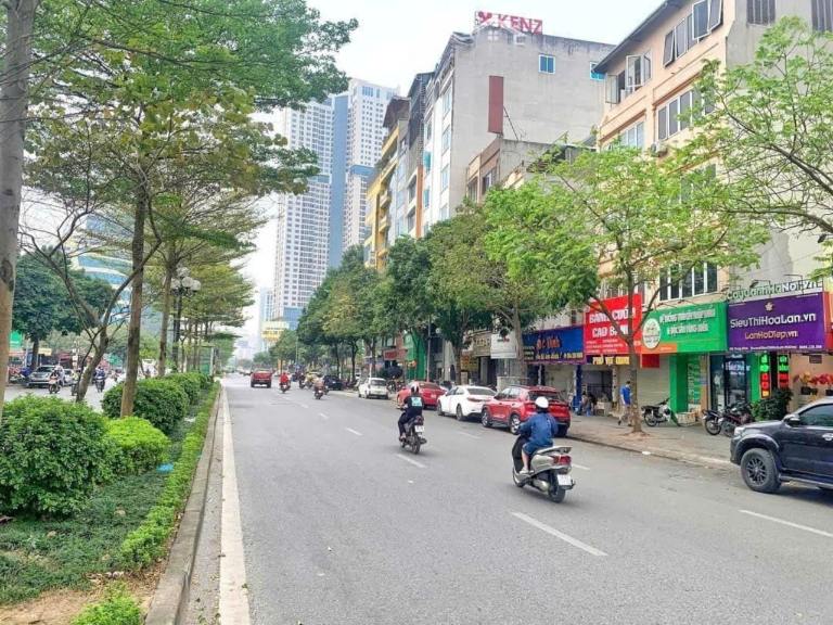 Nhà mặt phố Giảng Võ có thang máy có thể  cho thuê