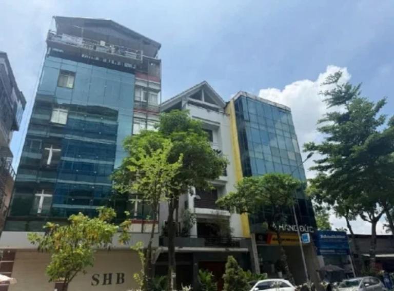 Nhà mặt phố Hà Nội có thang máy tiện kinh doanh, cho thuê