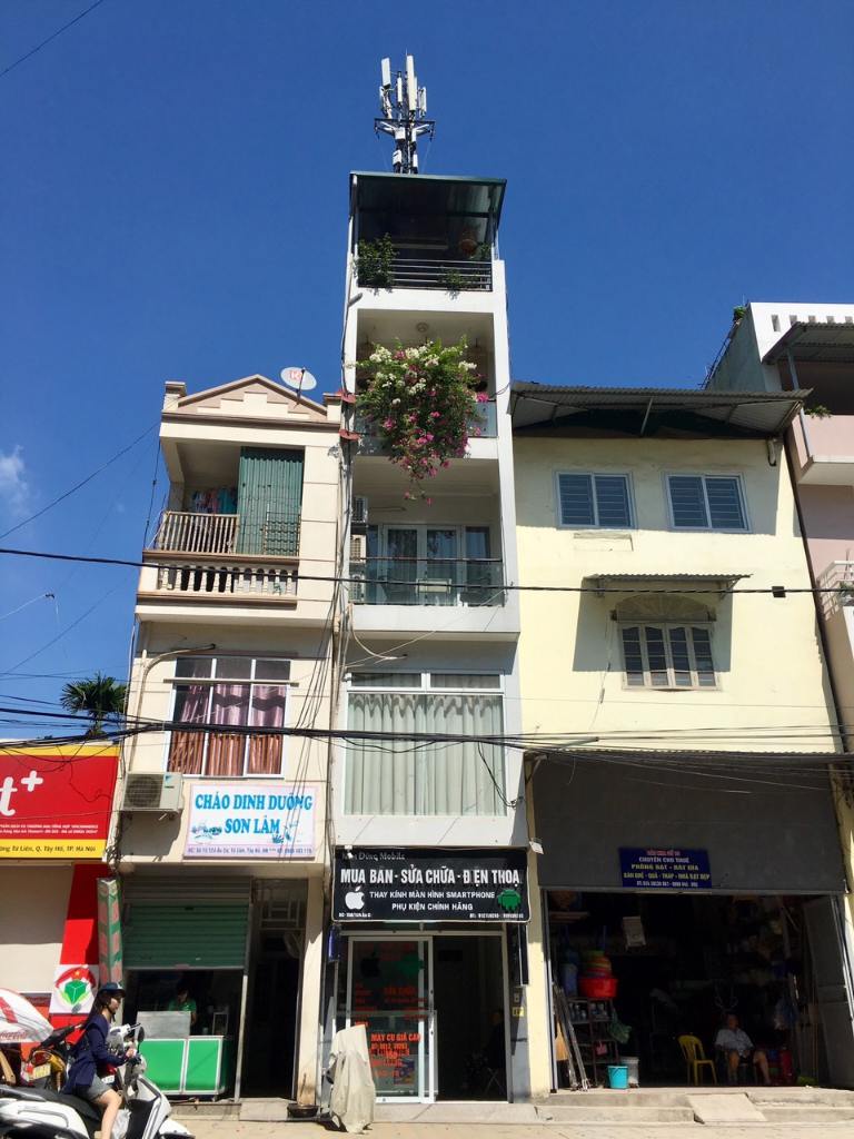Nhà mặt phố nhiều tầng kết hợp ở và kinh doanh