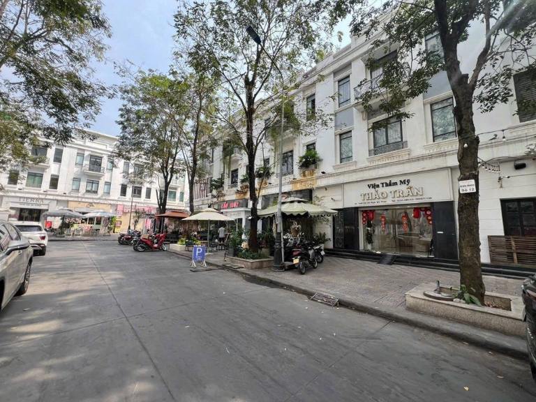 Dãy nhà phố thương mai dịch vụ đa dạng tại phường Nhật Tân