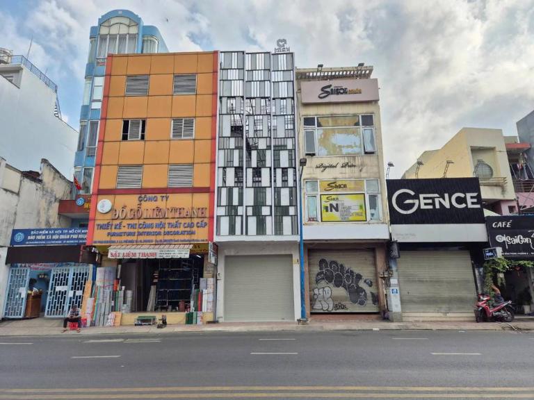 Nhà mặt phố tại quận Phú Nhuận có thể kinh doanh và ở