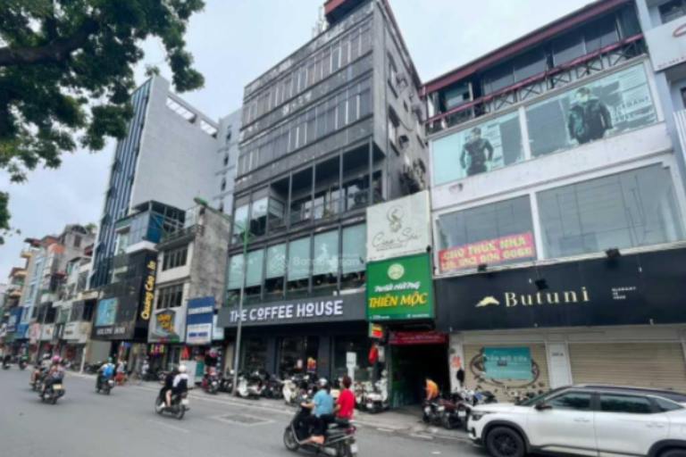 Phố Trần Phú sầm uất với dãy nhà mặt phố kinh doanh