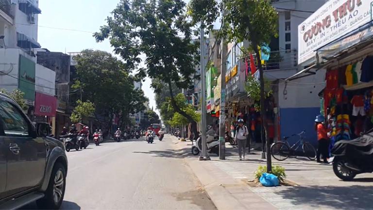 Nhà mặt phố ngay trục đường lớn kết hợp kinh doanh và ở cao