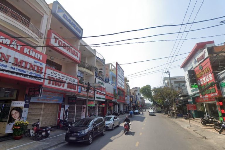 Vị trí nhà mặt tiền có khả năng khai thác kinh doanh tốt