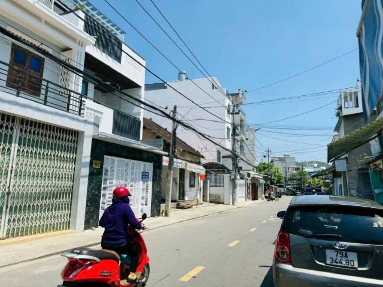 Nhà mặt tiền Nguyến Thái Học có thể kết hợp ở và kinh doanh