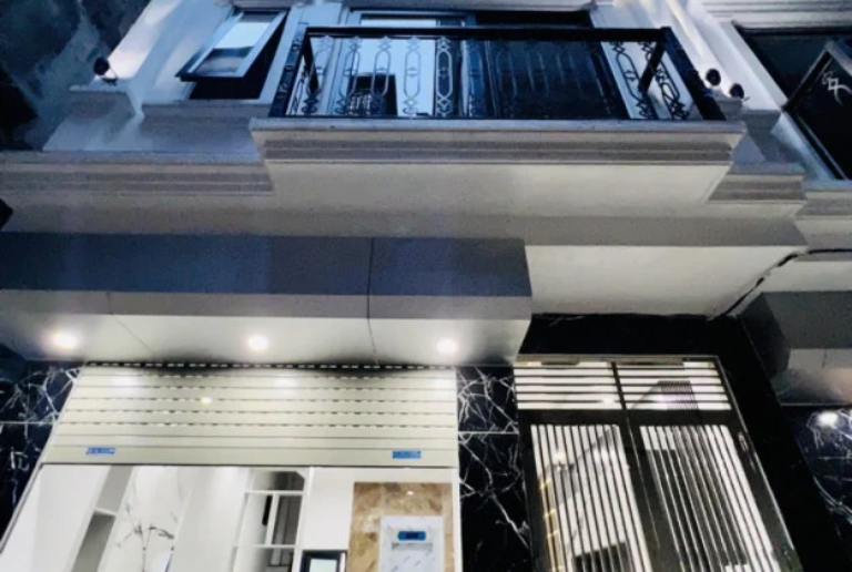 Nhà mới xây có thang máy ở ại ngay trung tâm Đống Đa