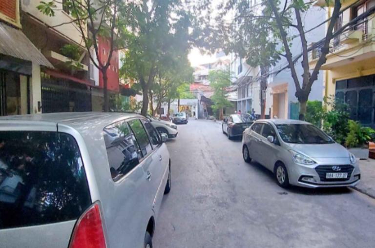 Nhà ngõ 12 Đào Tấn rộng rãi dễ kinh doanh