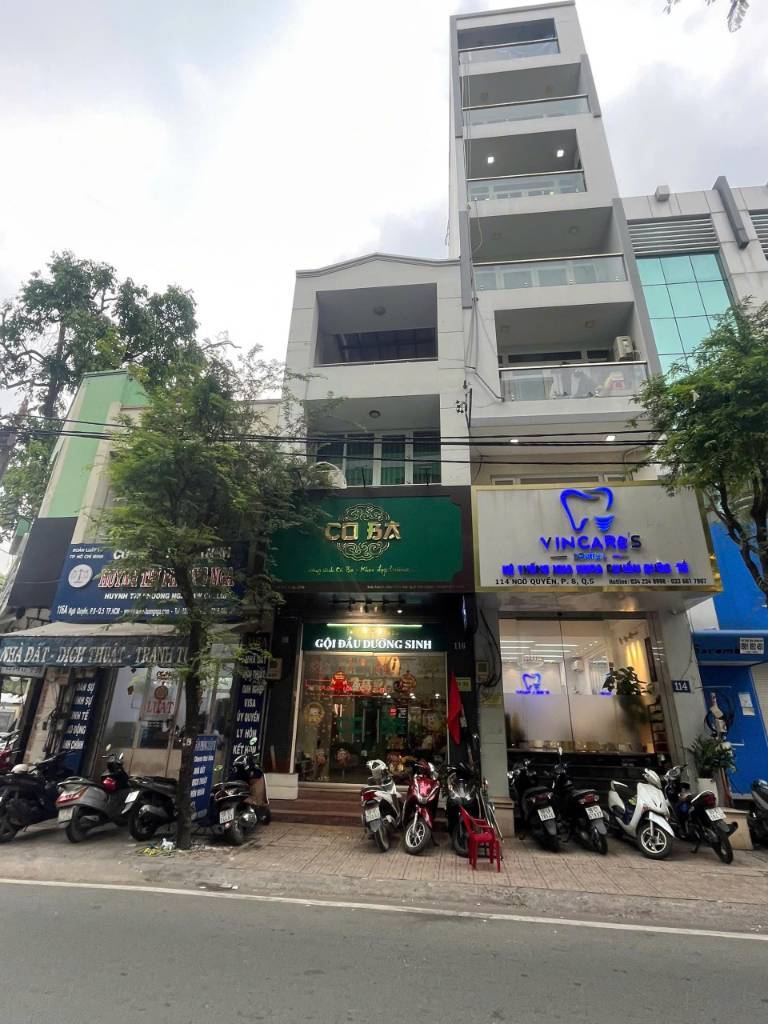 Nhà nhiều tằng mặt tiền kinh doanh và kết hợp ở