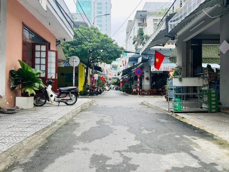 Nhà gần các khu vực tiện ích sinh hoạt hàng ngày