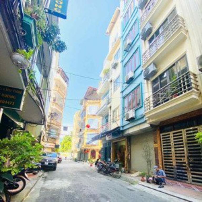 Nhà riêng mặt ngõ nông thuận tiện đi lại