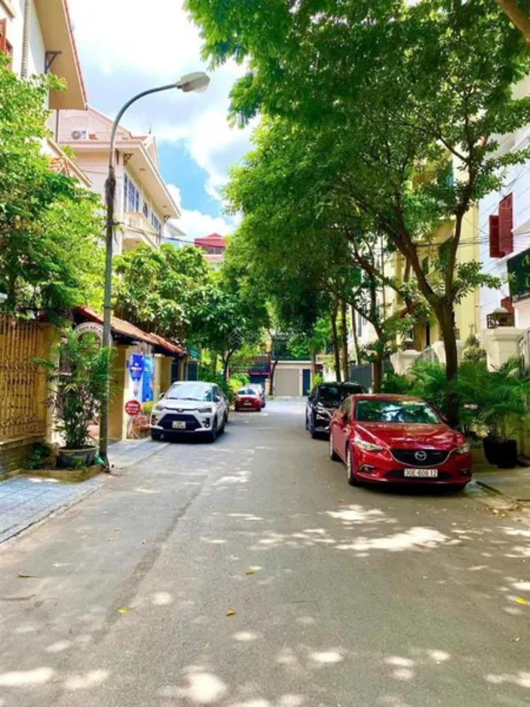 Nhà riêng nguyên căn mặt ngõ phố Vạn Bảo, Ba Đình