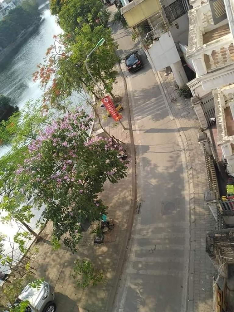 Nhà mặt phố Yên Hoa với tầm nhìn thoáng ra hồ Tây