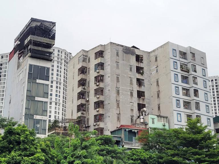 Nhà tập thể cũ và căn hộ mini Cầu Giấy