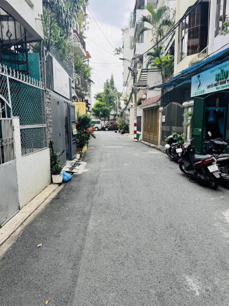 Nhà trong hẻm có thể kinh doanh được tại quận Tân Bình