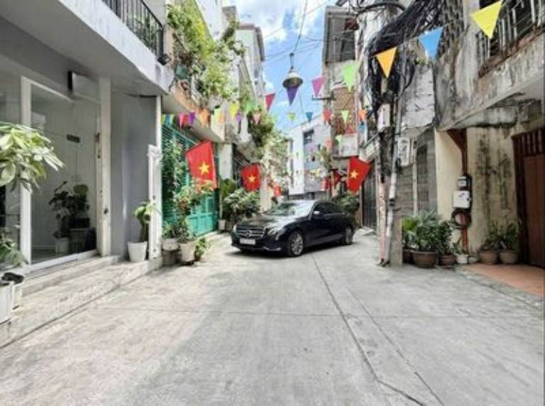 Nhà trong hẻm ô tô tại phường Nhiêu Lộc
