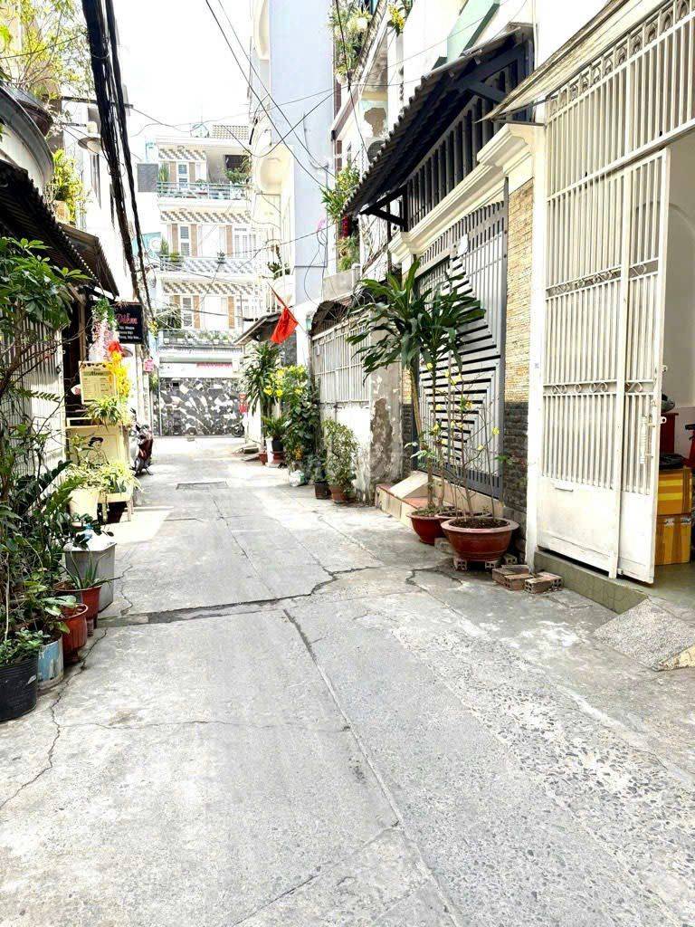 Nhà trong hẻm yên tĩnh phù hợp ở thực và lâu dài