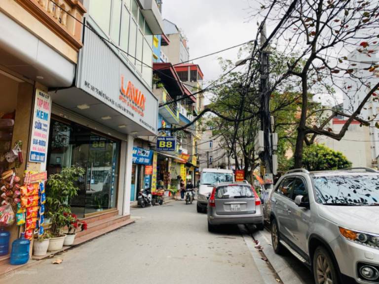 Nhà trong khu vực ngõ thông Hồ Tùng Mậu