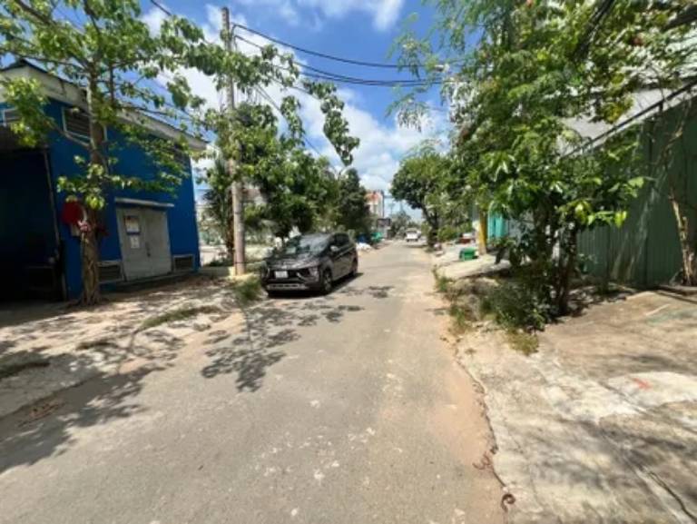 Nhà trong khu yên tình phù hợp mua để ở lâu dài