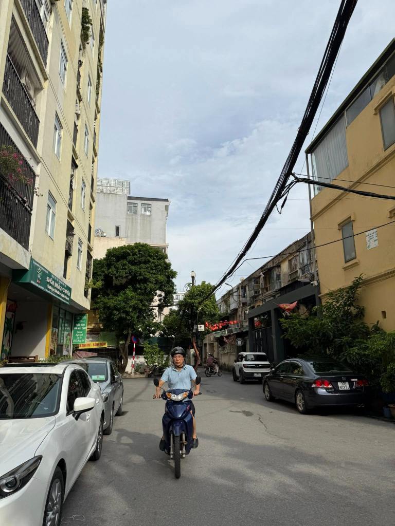 Nhà trong ngõ gần các khu tập thể cũ tại Ba Đình