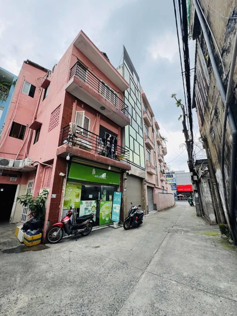 Nhà trong ngõ gần trục đường lớn tại quận Phú Nhuận