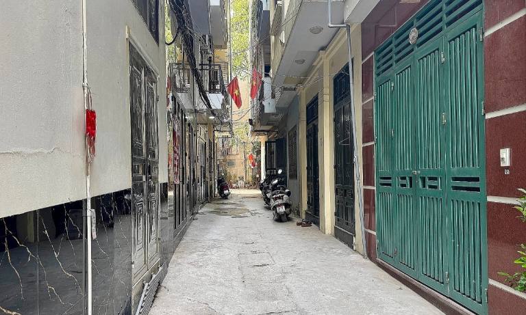 Nhà trong ngõ hẻm Yên Phúc