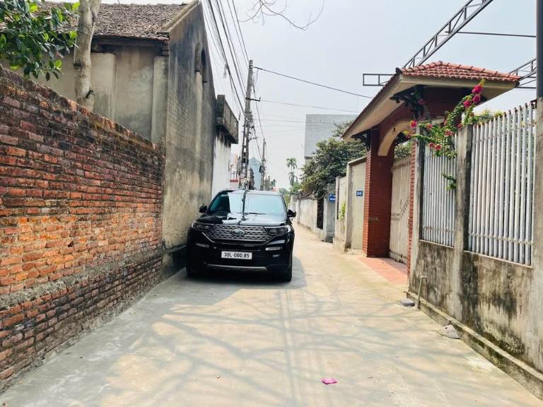 Nhà trong ngõ ô tô vào được tại Sóc Sơn