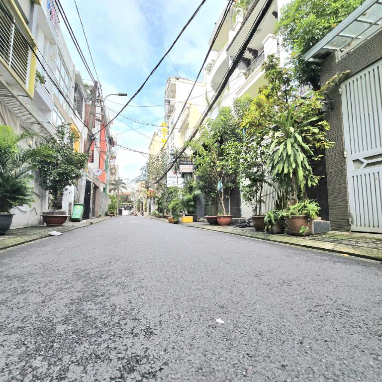 Nhà ở trong tuyến đường yên tĩnh có thể thuê làm văn phòng