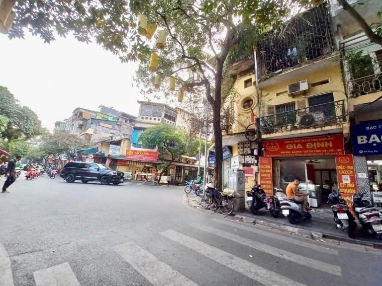 Phố Hàng Bạc - Vị trí vàng khi mua bán Bất động sản