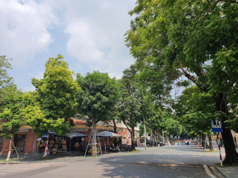 Đoạn phố Ông Ích Khiêm khu yên tĩnh, thoáng mát