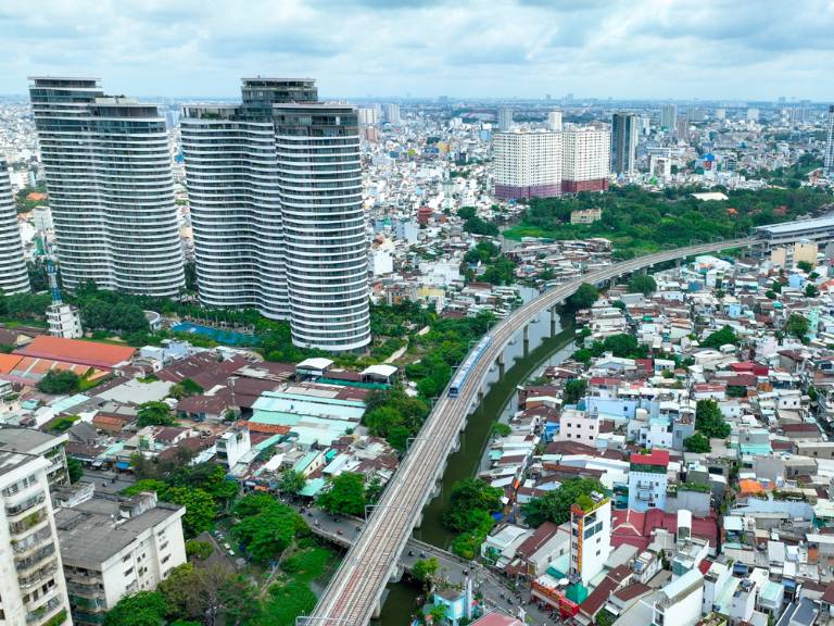 Phường Phú Định có đa dạng các loại hình bất động sản