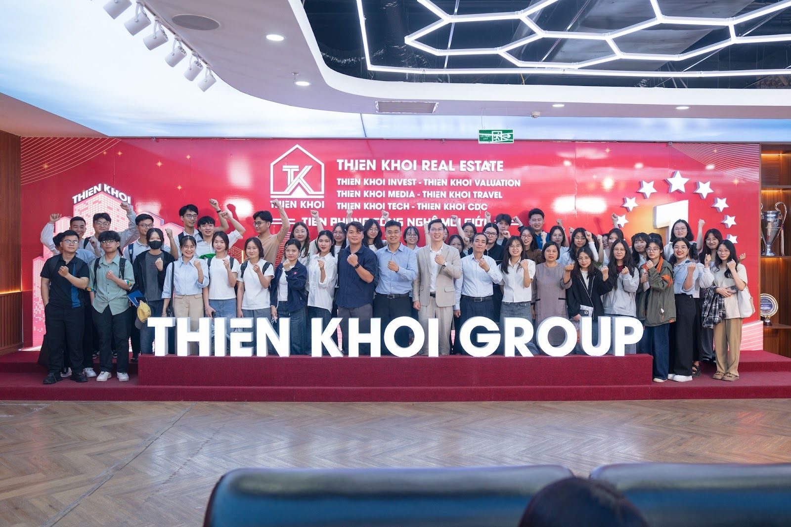 sinh-vien-khoa-dia-ly-dh-khoa-hoc-tu-nhien.jpg