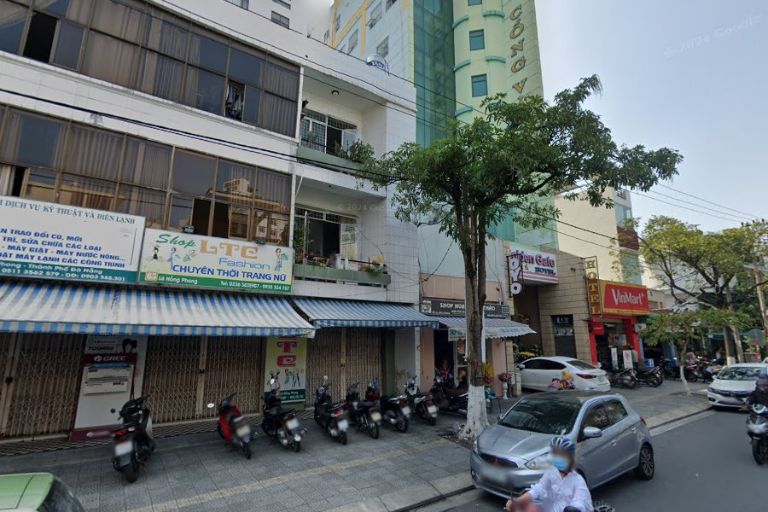Nhà mặt tiền khu dân cư sầm uất, giao thông thuận lợi
