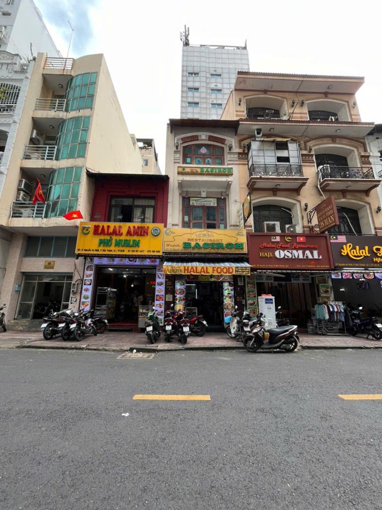 Sử dụng nhà mặt phố truyền thống kinh doanh và ở