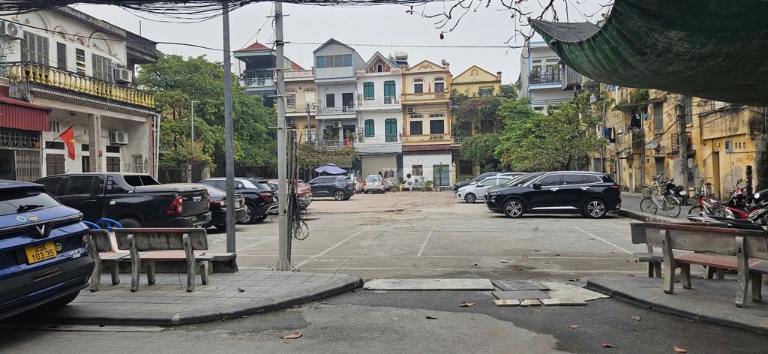 Tập thể thị trấn Đông Anh