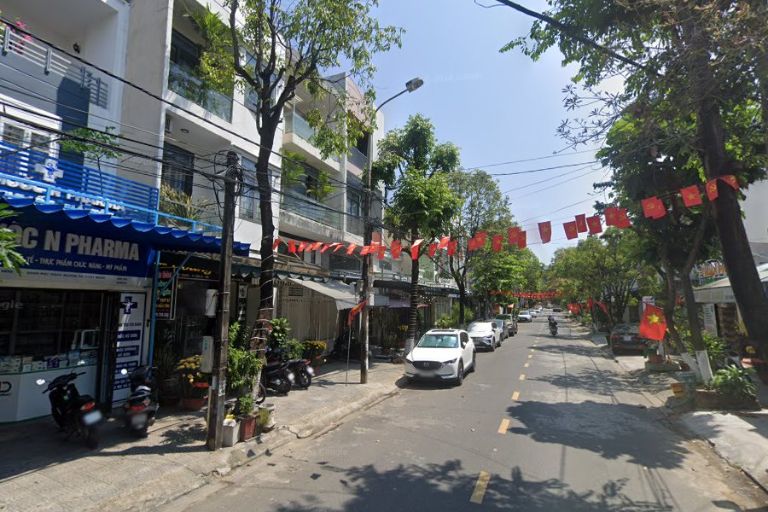 Mặt tiền rộng thoáng, khu vực an ninh, dân trí cao