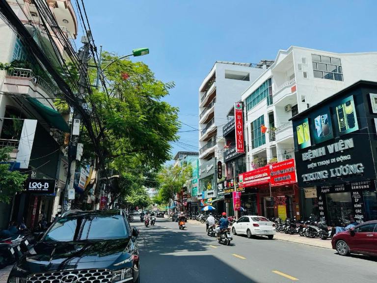 Tiềm năng tăng giá nhà mặt phố Quang Trung