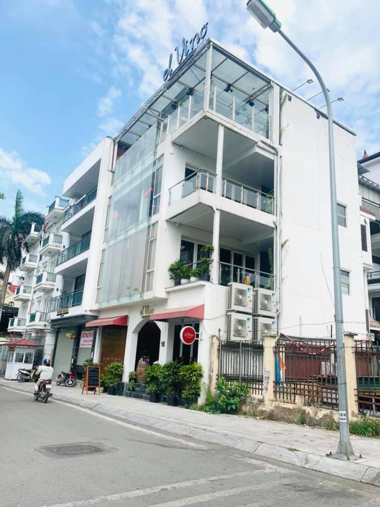 Tòa nhà mặt phố 4 tầng tại Quảng An, Tây Hồ 