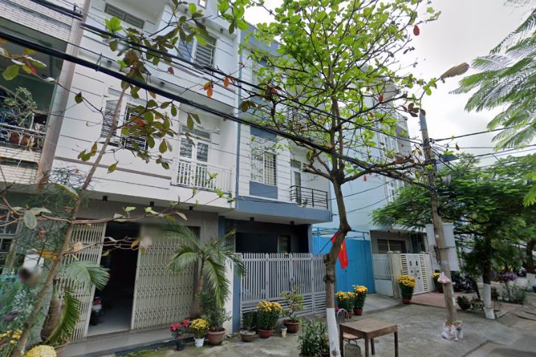 Nhà khu vực yên ít nhộn nhịp thích hợp gia đình đông người sinh sống
