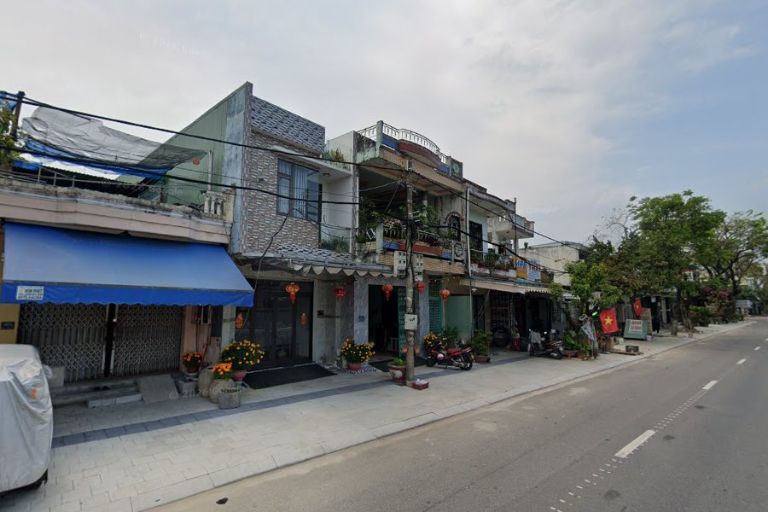 Nhà mặt tiền đường lớn, thích hợp mở shop, văn phòng, quán cafe