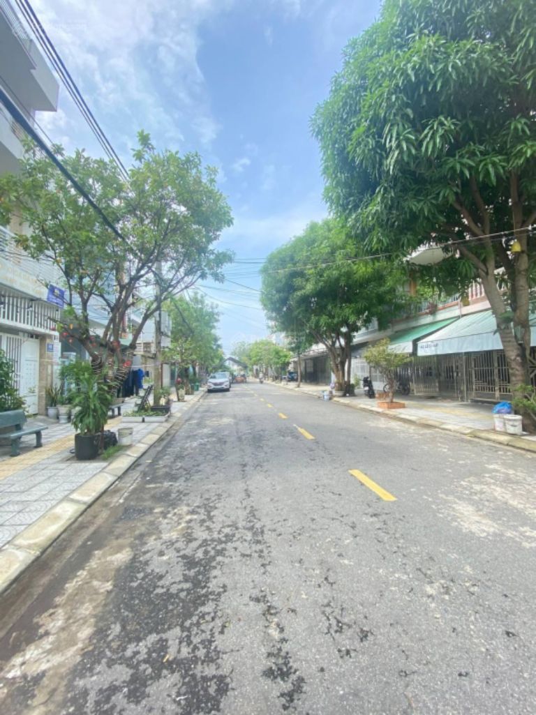 Nhà trong đường này phù hợp mua ở thực và lâu dài
