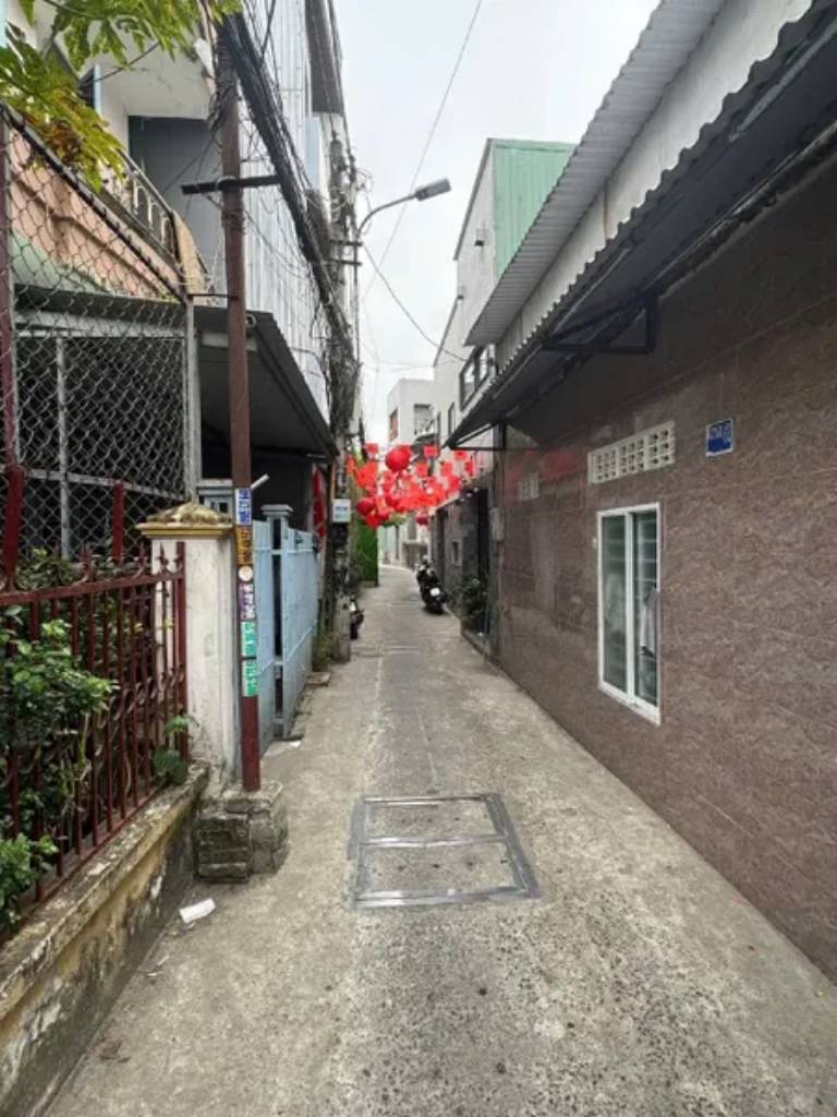 Nhà trong kiệt nhỏ chỉ phù hợp xe máy đi vào