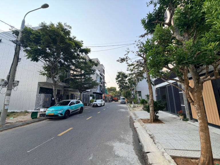 Nhà trong kiệt ô tô yên tĩnh, ít khói bụi và tiếng ồn giao thông