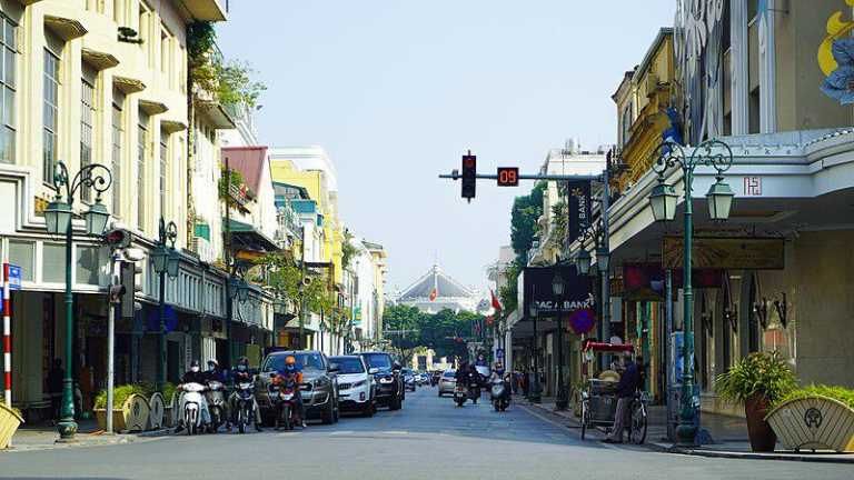 yeu-to-anh-huong-den-mua-nha-mat-pho-ha-noi.jpg